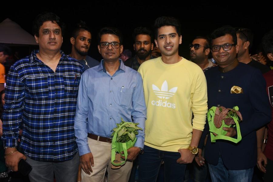 As part of Bhamla Foundation's #BeatPlasticPolution project, activist-philanthropist Asif Bhamla, keeping in view the UN Initiative, supported by with BMC and the Pollution Control Board brought in a new thought process into the lives of the common man who walks the Carter Road Promenade to get fit. Bhamla Foundation, powered by the youth brigade, armed with the slogan Nothing on Earth Lasts Forever Except Plastic, had a star-studded celebration at the Carter Road Promenade. This followed the painting of the promenade with thought provoking words to curb plastic pollution. Besides Asif Bhamla, Meraj Husain and Saher Bhamla of Bhamla Foundation, spotted at the Bhamla Foundation's World Environment Day celebrations at Carter Road were Yuva Sena Chief Aaditya Thackeray, Siddhanth Kapoor, Daboo Malik, Shaan, Shiamak Davar, Armaan Malik, Rahul Kanal, philanthropist Dr Aneel Kashi Murarka, Vastu and Numerologist Basannt R Rasiwasia, Aditi Govitriker, Tanisha Mukherjee, Aahana Kumra, Puran Davar, Veer Arora, filmmaker Anusha Srinivasan Iyer, politicos Sanjay Nirupam, Sachin Ahir, Sangeeta Ahir, Bhai Jagtap, Arvind Sawant, Sanjay Dina Patil, Jayakumar Jitendrasinh Rawal, Ashok Kapoor, among many others. Nothing on this earth lasts forever, except plastic. Come, join the #BeatPlasticPollution revolution. Asif Bhamla,Meraj Husain,Aaditya Thackeray,Siddhanth Kapoor,Daboo Malik,Shaan,Shiamak Davar,Armaan Malik,Rahul Kanal,philanthropist Dr Aneel Kashi Murarka
