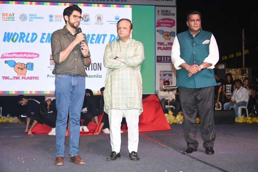 Aaditya Thackeray, Asif Bhamla and Meraj Husain at Bhamla Foundation's World Environment Day celebrations at Carter Road. Asif Bhamla,Meraj Husain,Aaditya Thackeray,Siddhanth Kapoor,Daboo Malik,Shaan,Shiamak Davar,Armaan Malik,Rahul Kanal,philanthropist Dr Aneel Kashi Murarka