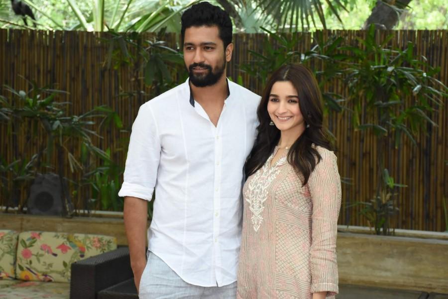 Vicky Kaushal and Alia Bhatt: The young actors Vicky Kaushal and Alia Bhatt brought freshness with their unusual pairing onscreen with their latest film Raazi. The duo looked promising and complimented each other throughout the film in all the scenes. Vicky has been associated with indie genre films from the beginning and seeing him paired opposite Alia was an unexpected experiment by the filmmaker Meghna Gulzar which succeeded. Irrfan Khan and Deepika Padukone,Sumeet Vyas and Kareena Kapoor Khan,Akshay Kumar and Radhika Apte,Vicky Kaushal and Alia Bhatt,Vidya Balan and Manav Kaul,unconventional onscreen couples,onscreen couples