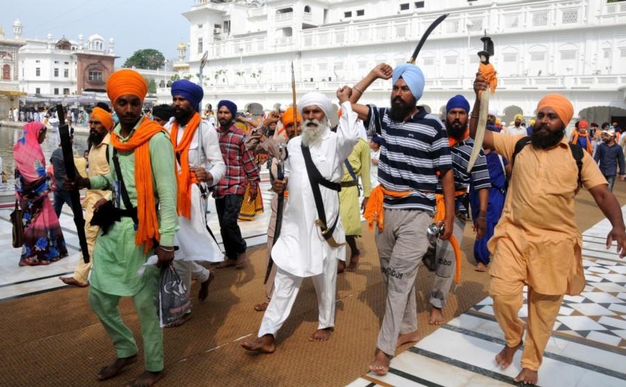 Akal Takht jathedar (chief) Gurbachan Singh said the ceremony was held "peacefully" as a remembrance of the sacrifice of hundreds of people who were killed during the Army's 'Operation Blue Star' in June 1984. Operation Blue Star,Golden Temple,Amritsar,golden temple amritsar,Sikhs