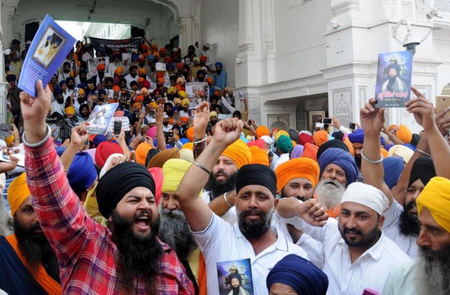 The Army carried out the operation to flush out heavily armed militants and radicals from inside the shrine complex between June 1-10, 1984. Operation Blue Star,Golden Temple,Amritsar,golden temple amritsar,Sikhs