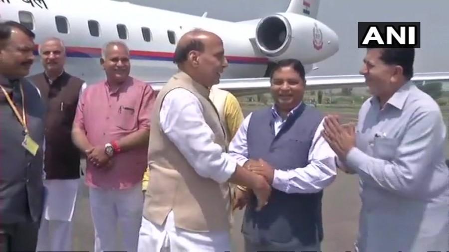 Union Home Minister Rajnath Singh, along with a high-level delegation of government officials, on Thursday arrived in Jammu and Kashmir's Srinagar to review the security situation of the state. Singh is being accompanied by Union Home Secretary, Rajiv Gauba, Joint Secretary Jammu and Kashmir, Gyanesh Kumar and Minister of State for Prime Minister's Office, Jitendra Singh. The two-day visit comes in the midst of multiple issues causing turmoil in the state, such as cross-border firing, ceasefire violation, terrorist infiltration, attacks on security personnel, and stone pelting incidents. The Rajnath-led delegation will also be inspecting security arrangements in lieu of the Amarnath Yatra. Union Home Minister,Union Home Minister Rajnath Singh,Rajnath Singh,Rajnath Singh at Srinagar,Rajnath Singh in Srinagar