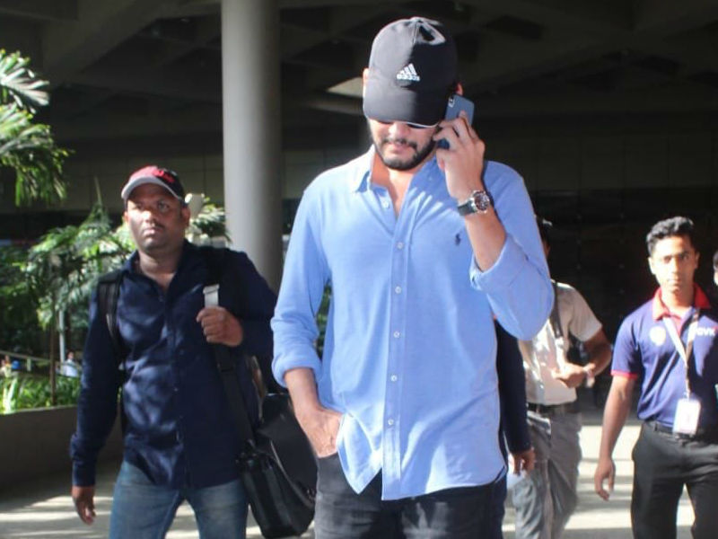Pictures of the star in his new avatar have gone viral on social media. Mahesh Babu,prince Mahesh Babu,Superstar Mahesh Babu,Mahesh Babu moustache,Mahesh Babu with beard,Mahesh Babu beard look,Mahesh Babu moustache look,Mahesh Babu new look,Mahesh Babu pics,Mahesh Babu images