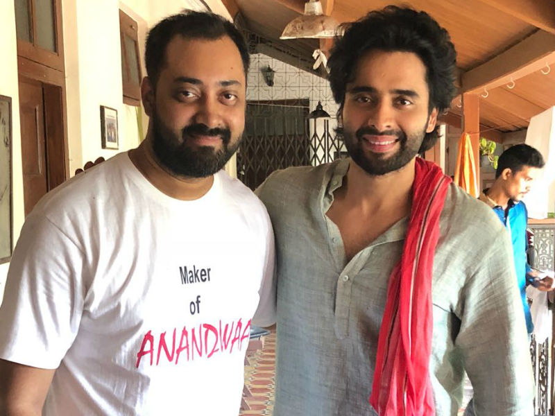 Actor Jackky Bhagnani is all geared to make his next appearance on the silver screen. The actor has been cast to play the lead role in Anandwaa is an ode to Hrishikesh Mukherjee’s cult classic, Anand starring Rajesh Khanna and Amitabh Bachan in the film. The film Anandwaa, is being directed by Abir Sengupta and is a comic satire. It explores the journey of a man who chooses to handle a life-altering situation with humor rather than gloom. Jackky is happy about the film and shared, "I am very excited to play this role. Anand is such a poignant and beautiful film. I am honored to be working for this project. The film requires a lot of sensitivity and what drew me to the script is how maturely the writing was handled. I am sure the audiences will love the film." Jackky Bhagnani,actor Jackky Bhagnani,Anandwaa,Rajesh Khanna,Amitabh Bachan,Abir Sengupta,Jackky Bhagnani new movie,Jackky Bhagnani next film