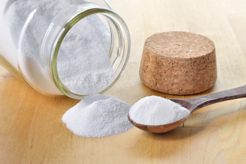 Baking soda, or sodium bicarbonate, is an ingredient that you can always find in the kitchen. It can do wonders on your skin. In order to have an impeccable skincare routine, use natural ingredients along with baking soda. Here are the 10 beauty benefits of baking soda.