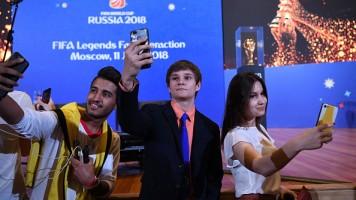 FIFA World Cup,FIFA World Cup 2018,FIFA Legends Fan,FIFA Fans,Fans take selfies,Fans take selfies with FIFA World Cup,FIFA World Cup pics,FIFA World Cup images,FIFA World Cup stills,FIFA World Cup pictures
