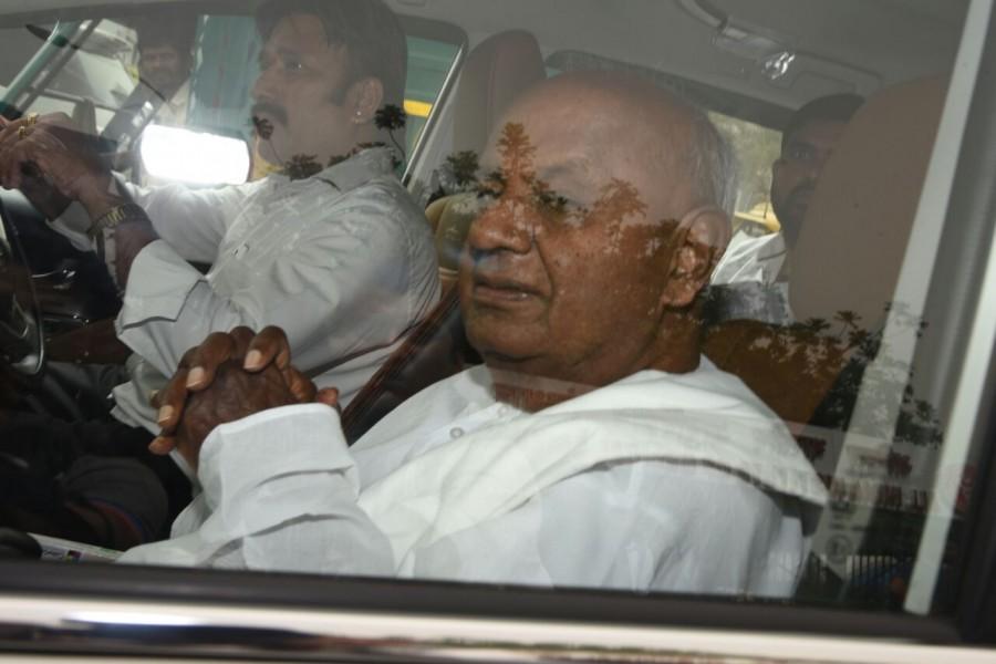 Former Prime Minister H.D. Deve Gowda arrives at AIIMS to visit former Prime Minister Atal Bihari Vajpayee who is undergoing treatment for urinary tract infection at the hospital in New Delhi on June 12, 2018. Narendra Modi,Deve Gowda,Mohan Bhagwat,Vaiko,Rajnath Singh,former PM,Atal Bihari Vajpayee,Atal Bihari Vajpayee in AIIMS