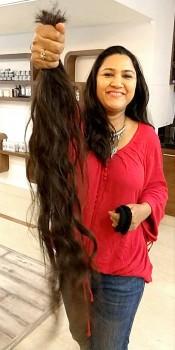 Singer Rajnigandha Shekhawat (Badrinath Ki Dulhaniya, Shubh Mangal Savdhan) recently uploaded a video with the before, during and after footage of her haircut. The video, available only on her facebook page, has garnered extreme reactions, anger as well as admiration and crossed a million views since it was uploaded roughly a week ago. The video, now viral, shows the singer, who has knee length hair (93 cms) cut the entire length off to give to a cancer charity, and this act seems to have both angered people as well as generated admiration. The extreme reactions follow a pattern – There are men who feel that being a woman, she has no right to cut her own hair off, while many upset women have another twisted logic – they cant grow their own hair this long so why should someone else cut her own hair off?! There were also a lot of admiring comments, people talking about how brave the act of cutting ones long hair must be. Many women mentioned how they too want to donate their hair for charity in future. There is also a large number of girls asking how to grow their hair to such lengths.