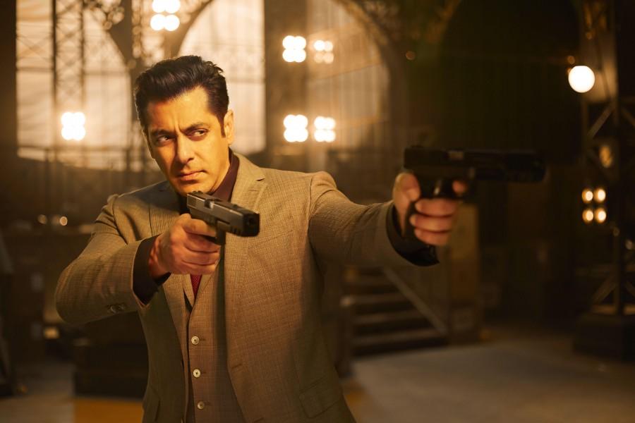 Salman Khan's entry scene: The film will feature a larger than life action sequence for Salman Khan, especially envisaged by Remo D'souza, who is a self-confessed fan of Salman's aura. Race 3's trailer that released exactly a month before the film's release has grabbed the audience's attention, with the songs of the film 'Heeriye', 'Selfish' and 'Allah Duhai Hai', creating intrigue and giving further insights into the equations shared by the Race family. Produced by Salman Khan Films and Ramesh Taurani under the banner of Tips Industries Ltd, Race 3 is directed by Remo D'souza and will hit theatres on 15th June 2018. Daisy Shah,Salman Khan,Jacqueline Fernandez,Anil Kapoor,Bobby Deol,Saqib Saleem,Race 3 movie review,Race 3 review,Race 3,5 reasons to watch Race 3,Race 3 box office,Race 3 collections