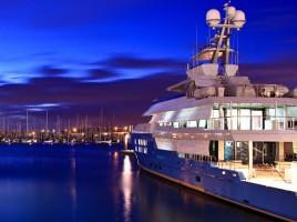 Luxury yacht,most expensive yachts in the world,the history supreme,Azzam,topaz