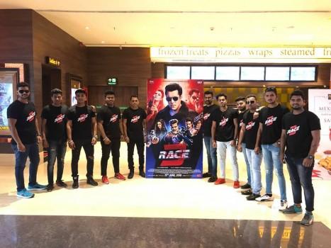 The movie directed by popular Bollywood choreographer, Remo D'Souza is the third film in the 'Race' franchise. The action thriller stars an ensemble cast of Salman, Jacqueline, Anil Kapoor, Bobby Deol, Saqib Saleem and Daisy Shah.Over the years, the auspicious occasion of Eid and Salman Khan have been synonymous for cinegoers. This festive season too, the Superstar has treated his fans with an Eid bonanza with Race 3. The film marks Salman Khan's entry into the popular Race franchise, doubling up action and entertainment. Fans have been thronging to theatres to watch Salman Khan's Race 3 in large numbers. Race 3 has had a bumper start at the box office with the non festive release minting 29.17 crs on the opening day. Fans gave a warm welcome to Salman's festive treat by flocking to cinema halls. Theatres witnessed a fan frenzy, with Salman Khan fans setting cash registers ringing, making Race 3 the highest opening film of 2018.