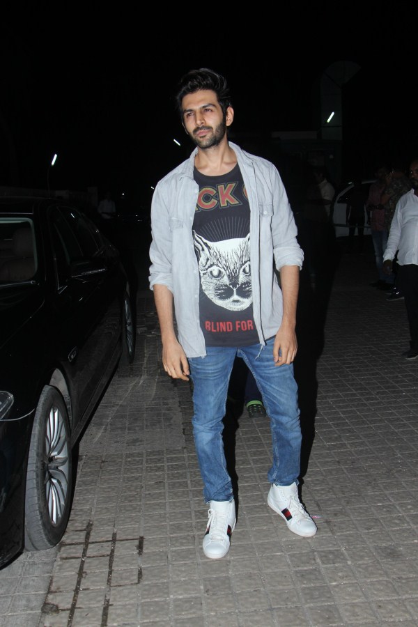 Kartik Aaryan gets clicked on his arrival during Race 3 special screening in Mumbai. Ajay Devgn,Sonakshi Sinha,Tabu,Iulia Vantur,Salman Khan,Race 3,Race 3 special screening,celebs at Race 3 special screening,Race 3 special screening pics,Race 3 special screening images,Race 3 special screening stills,Race 3 special screening pictures