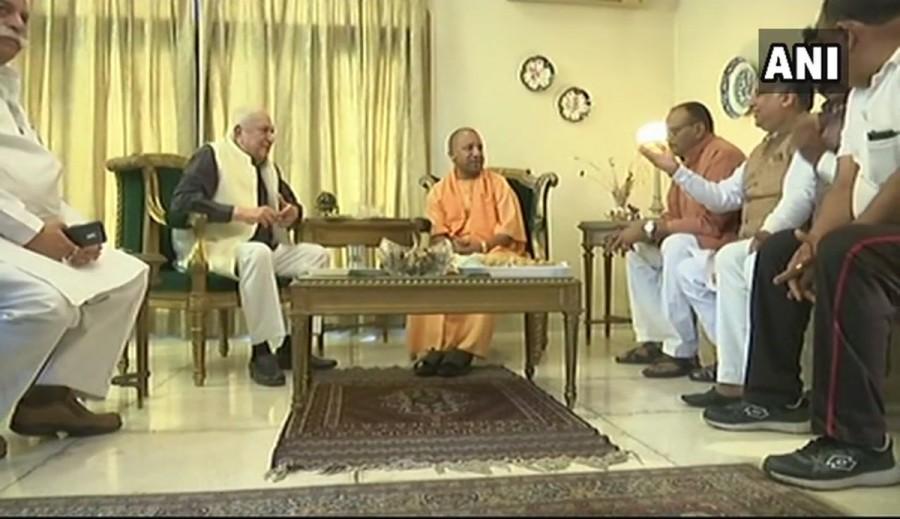 Sampark se Samarthan: Uttar Pradesh CM Yogi Adityanath meets