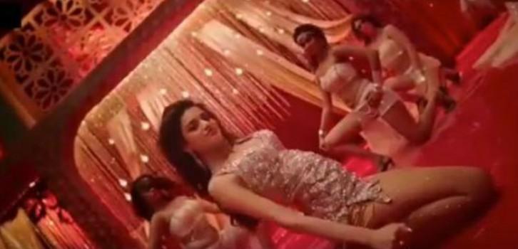 Actress Nidhhi Agerwal's fans have made a mashup video of the actress with a Bhojpuri track. She created an impact with her debut film opposite Tiger Shroff, carving a place for herself is just a movie old in the industry and has already got a crazy fan following. Her fans have made this video and taking Nidhhi's visuals from her film Munna Michael's songs and have mixed it up with the superhit Bhojpuri track 'Lollipop Lagelu'. Nidhhi, who is one of the fittest actresses in Bollywood today, keeps giving her fans an insight into her life with her carefree looks. Her photo shoots are also a huge hit on the photo-sharing app. The girl next door who does not hail from the film industry has made it on her own and finds her roots in Banglore just like Deepika Padukone and Anushka Sharma.