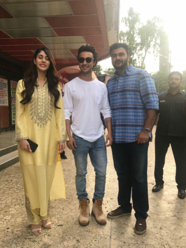 Directed by debutant director Abhiraj Minawala, written by Naren Bhatt and produced by Salman Khan Films, the film will release on October 5th, 2018. Aayush Sharma,Loveratri teaser,Loveratri movie teaser,race 3,Warina Hussain,loveratri release date