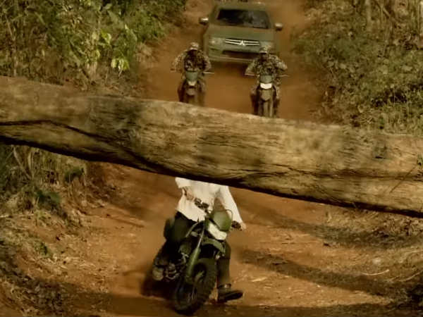 In this scene, Salman Khan is riding a bike and behind him some bikers and a car are seen. A tree comes in between and the car and bike collide with them. The funny thing is that cars and bikes jump in the air before hitting the wood. Salman Khan,Salman Khan race 3,race 3 funny mistakes,race 3 mistakes,race 3 movie mistakes,Salman Khan movie mistakes,movie mistakes