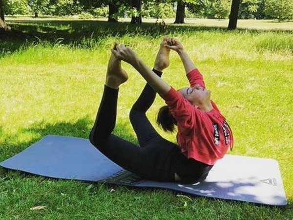 She also posted a video and wrote, "The very heart of Yoga practice is 'Abhyaasa'- Steady effort in the direction you want to go to. Kangana Ranaut,actress Kangana Ranaut,Kangana Ranaut Yoga,Kangana Ranaut Yoga video,Kangana Ranaut Yoga pics,Kangana Ranaut Yoga images,Kangana Ranaut Yoga stills,Kangana Ranaut Yoga pictures,Kangana Ranaut Yoga photos