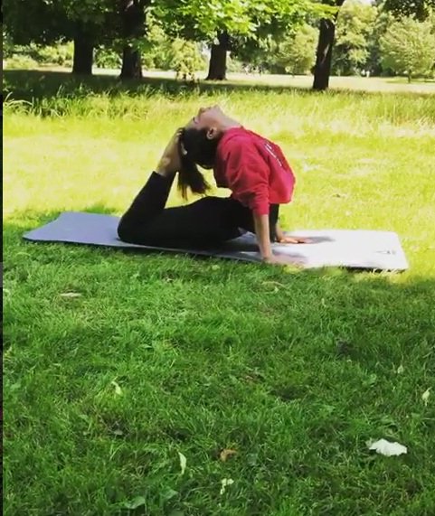 The film also stars Sonu Sood, Suresh Oberoi and Ankita Lokhande. Kangana Ranaut,actress Kangana Ranaut,Kangana Ranaut Yoga,Kangana Ranaut Yoga video,Kangana Ranaut Yoga pics,Kangana Ranaut Yoga images,Kangana Ranaut Yoga stills,Kangana Ranaut Yoga pictures,Kangana Ranaut Yoga photos