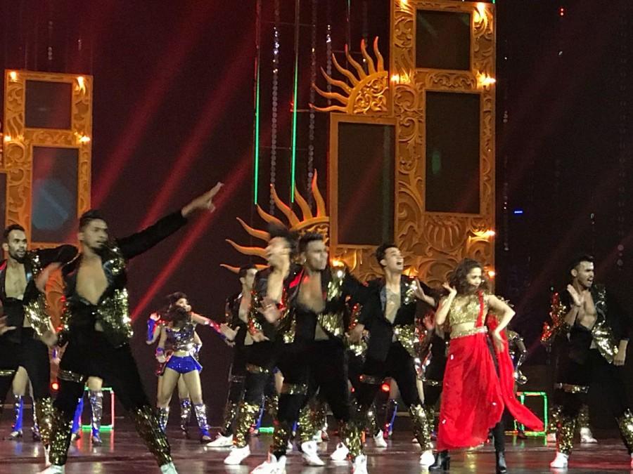 Nushrat Bharucha is the first performer of IIFA Rocks. Radhika Apte,Diana Penty,Varun Dhawan,Karan Johar,Shraddha Kapoor,Arjun Kapoor,IIFA Rocks 2018,IIFA Rocks,IIFA Rocks pics,IIFA Rocks images,IIFA Rocks stills,IIFA Rocks pictures,IIFA Rocks photos