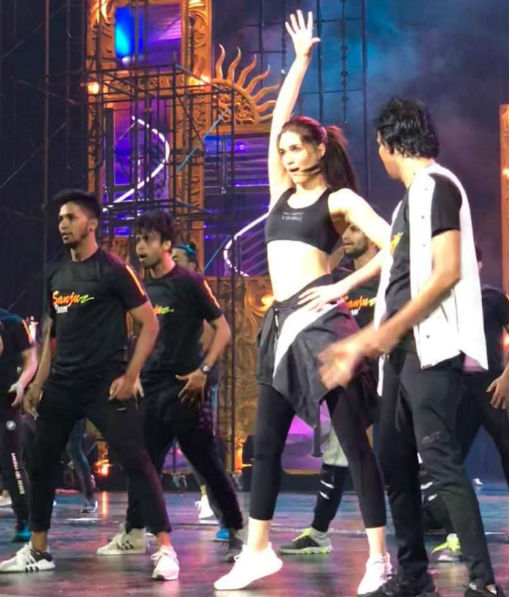 Actress Kriti Sanon took to social media to share glimpses from her upcoming electrifying performance at the IIFA awards. Kriti Sanon who landed in Bangkok on Thursday morning for IIFA wasted no time as she took to rehearsals for her much-awaited performance. Sharing insights into her performances, Kriti Sanon posted videos on Instagram showcasing her killer moves and raising the excitement of the audience. Earlier the actress won hearts of the audience with her live performances at the opening ceremony of Mumbai T20 league and at the closing ceremony of IPL. Kriti Sanon,actress Kriti Sanon,Kriti Sanon IIFA performance,IIFA performance,Celebs IIFA performance,IIFA awards,IIFA awards 2018