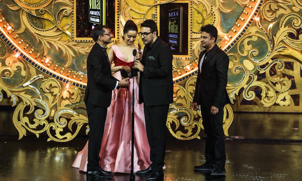 A string of A-listers like Ranbir Kapoor, Varun, Arjun, Kriti Sanon, Bobby Deol and Shraddha set the stage on fire with their power packed and electrifying performances. Irrfan Khan,Sridevi,sridevi kapoor,IIFA 2018,IIFA Awards 2018,veteran actress Sridevi,IIFA Awards winners,IIFA Awards winners list
