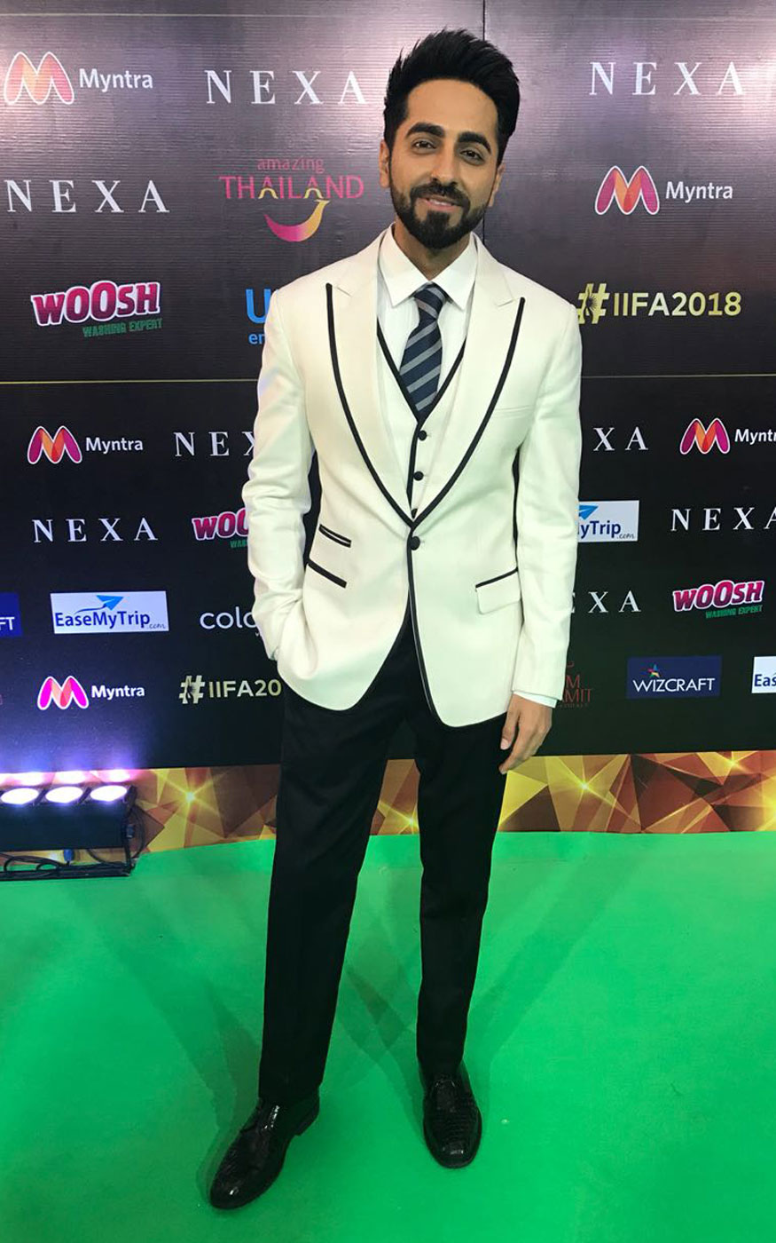 Ayushmann Khurrana is all smiles as he arrives at 19th edition of International Indian Film Academy (IIFA) awards in Bangkok, Thailand. IIFA Awards 2018,IIFA Awards,Arjun Kapoor,Kriti Sanon,Radhika Apte,Shraddha Kapoor,Rekha,Nawazuddin Siddiqui,Rahul Bose,celebs at IIFA Awards 2018,IIFA Awards 2018 pics,IIFA Awards 2018 images,IIFA Awards 2018 stills,IIFA Awards 2018 pictures,IIFA Awards