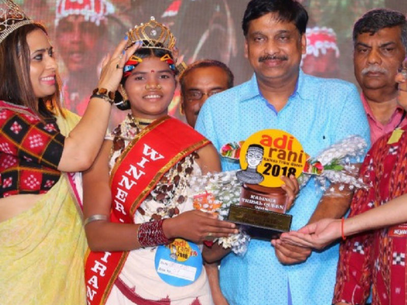 Supported by the SC & ST Department, Government of Odisha and the State Tourism Department, the contest saw participants from different parts of the country represent their tribe in the final round, wherein the girls dressed up in their traditional attire and walked the ramp. The prime objective of the event was to promote tribal art and culture. Pallavi Darua,Tribal Queen Pallavi Darua,Tribal Queen,Tribal Queen 2018,Adi Rani Kalinga,first Tribal Queen,first Tribal Queen pics,first Tribal Queen images,first Tribal Queen stills