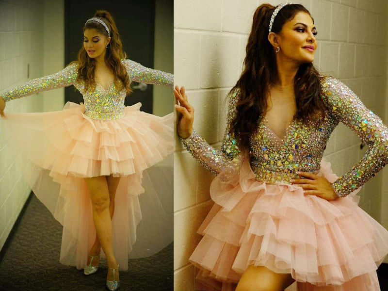 Jacqueline who is known for her high on energy and sensuous performances left no stone unturned in treating her fans with various chartbusters like Jumme Ki Raat, Oonchi Hai building, Heeriye to name a few. Race 3 actress Jacqueline Fernandez,Jacqueline Fernandez,Jacqueline Fernandez outfits,Jacqueline Fernandez dress,Jacqueline Fernandez at Dabangg Tour,Jacqueline Fernandez Dabangg Tour,Jacqueline Fernandez Dabangg Tour pics,Jacqueline Fernandez Dabangg Tou