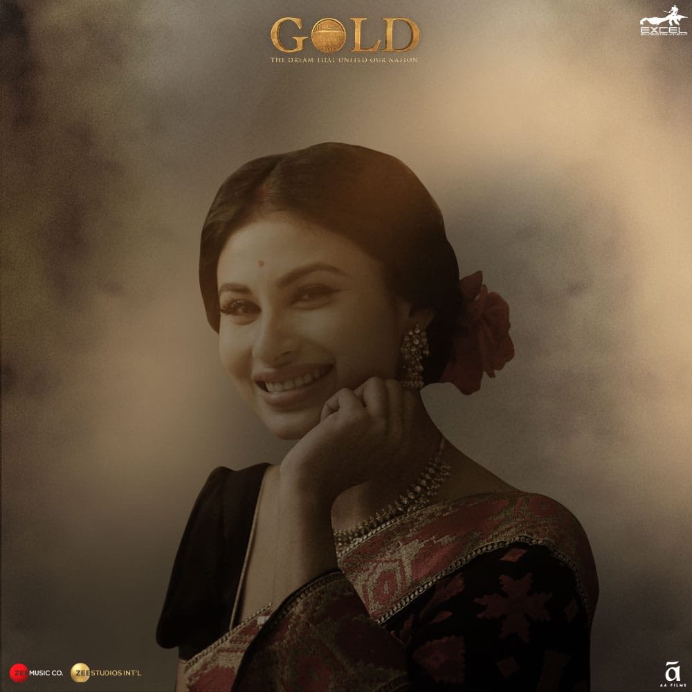 Mouni Roy Akshay Kumar,Akshay Kumar introduces Mouni Roy,Gold,Gold poster,Gold Akshay Kumar,Akshay Kumar gold,Gold movie team