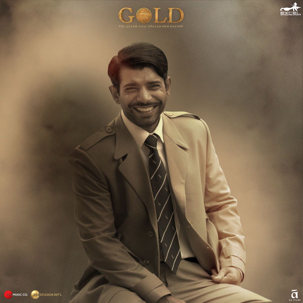 Vineet Singh Akshay Kumar,Akshay Kumar introduces Mouni Roy,Gold,Gold poster,Gold Akshay Kumar,Akshay Kumar gold,Gold movie team