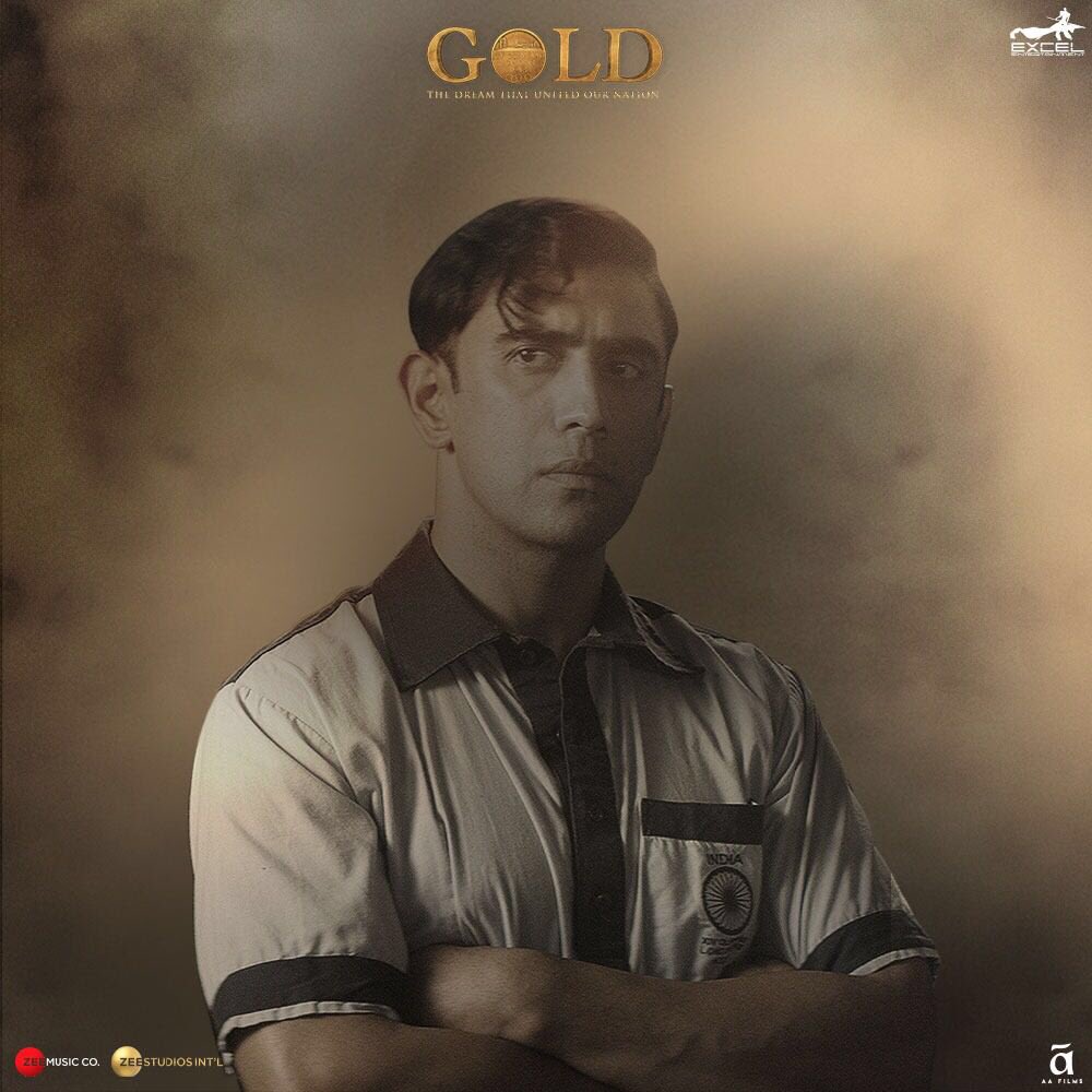 Raghubir Pratap Singh Akshay Kumar,Akshay Kumar introduces Mouni Roy,Gold,Gold poster,Gold Akshay Kumar,Akshay Kumar gold,Gold movie team