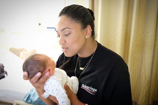 Stephen And Ayesha Curry Welcome Their Third Child A Boy Baby Photos Images Gallery