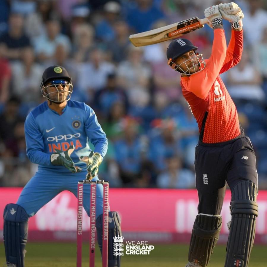 Needing 11 runs in the last over, Hales (58 not out) did the task with two balls remaining. He slammed Bhuvneshwar Kumar to a six on the first ball of the 20th over and then hit a boundary to make sure England reach target with ease. With this victory, England made 1-1 in the three match series. Right from the start, England were better team with both bat and ball. Firstly their bowlers did a fantastic job to restrict India to a below-par 148/5 and then batsmen, especially Hales and Johnny Bairstow (28). Chasing a below par score, England made a steady start but in the third over England lost their first wicket as opener Jason Roy (15) was clean bowled by pacer Umesh Yadav. Soon Jos Buttler (15) and Joe Root (9) were also sent packing by Umesh and leg-spinner Yuzvendra Chahal respectively. Now with scoreboard reading 44/3 in seventh over, Hales came in the middle and tried to steady the ship with skipper Eoin Morgan (17) but the latter failed to support Hales and was dismissed by Hardik Pandya. Alex Hales,Ind vs Eng,England beats India,England trash India,2nd T20I,Virat Kohli,MS Dhoni,Sophia Gardens