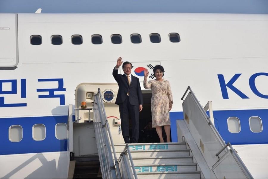 South Korean President Moon Jae-in on Sunday evening arrived in India on a four-day state visit. Soon after his arrival, he visited the Akshardham Temple. Over the next two days, Moon would be meeting President Ram Nath Kovind, Vice President M. Venkaiah Naidu, Prime Minister Narendra Modi and External Affairs Minister Sushma Swaraj. On Monday, he is scheduled to meet Sushma Swaraj and visit Samsung Electronics facility in Noida. On Tuesday, he would be accorded ceremonial reception at the Rashtrapati Bhavan followed by a meeting with Naidu. The same day, he would meet Modi. South Korean President Moon Jae-in,Moon Jae-in,Moon Jae-in in India,South Korean President,South Korean President in India,Akshardham Temple