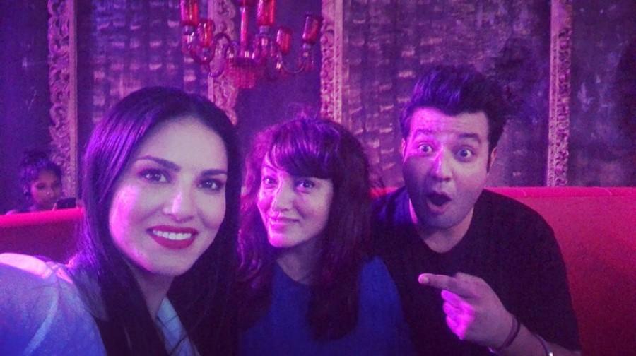 Diljit Dosanjh, Kriti Sanon and Sunny Leone at Arjun Patiala wraps up party. Diljit Dosanjh,Kriti Sanon,Sunny Leone,Arjun Patiala wraps up party,Arjun Patiala wraps up,Arjun Patiala wraps up pics,Arjun Patiala wraps up images,Arjun Patiala wraps up stills,Arjun Patiala wraps up pictures,Arjun Patiala wraps up photos