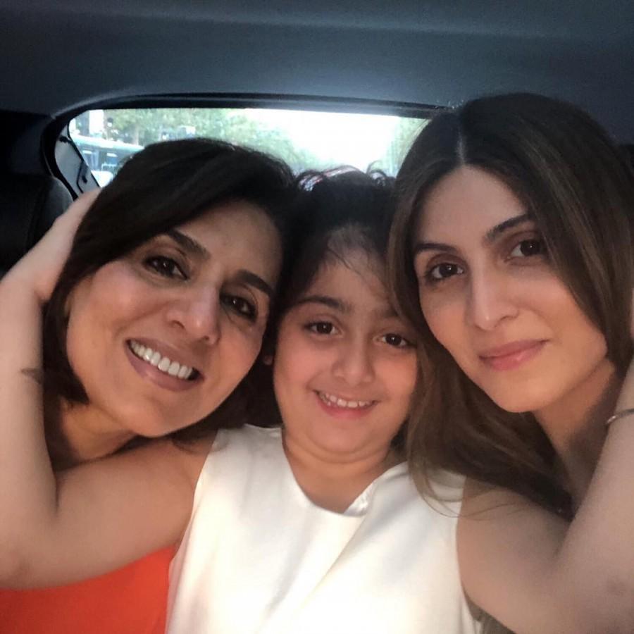 She made her comeback to films after 26 years, appearing opposite her husband in 'Love Aaj Kal' (2009), 'Do Dooni Chaar' (2010), 'Jab Tak Hai Jaan' (2012). She was last seen in Besharam (2013) alongside her son, Ranbir Kapoor. Neetu Kapoor,Neetu Kapoor birthday,Neetu Kapoor birthday celebration,Neetu Kapoor birthday celebration pics,Neetu Kapoor birthday celebration images,Neetu Kapoor birthday celebration stills,Ranbir Kapoor,Rishi Kapoor