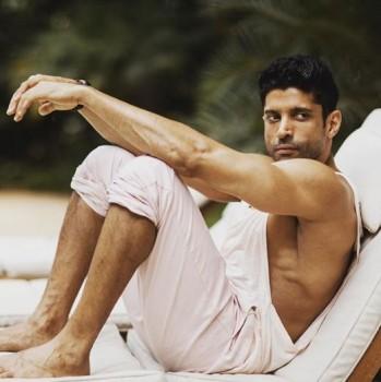 On the 5th anniversary of Bhag Milkha Bhag, let's take a look at Farhan Akhtar's envious body transformation from then till now.  Farhan Akhtar took everyone by surprise back in 2013, with his chiselled body in Bhaag Milkha Bhaag. Now, Five years later, Farhan Akhtar acquires a ripped physique which is surely a visual treat for all the fans. The actor who will next be seen in Shonali Bose’s next has once again transformed his body, a testimony of which is seen on Farhan's Instagram where the actor has shared multiple pictures of his oh so hot body.