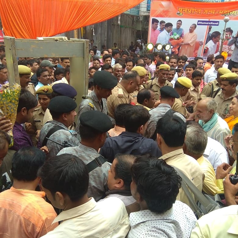 As the city celebrated Nand Gopal's reincarnation day, security arrangements at Bahadurganj were increased to avoid any untoward incident during the ongoing event. UP Minister Nand Gopal Gupta,Nand Gopal Gupta,Uttar Pradesh Minister,Nand Gopal Gupta performs pooja