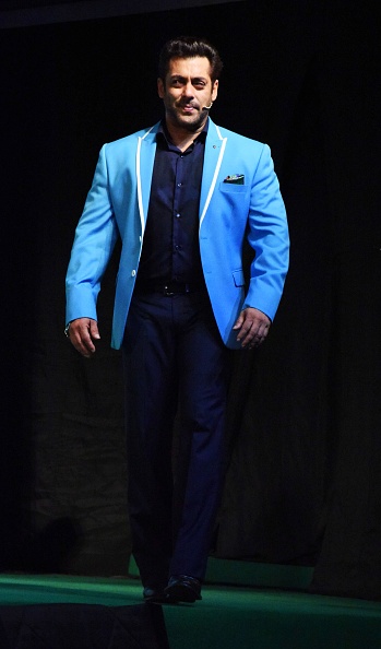 Salman Khan lost 340,884 followers. Shah Rukh Khan,Salman Khan,Amitabh Bachchan,Twitter,Twitter followers,Twitter purge