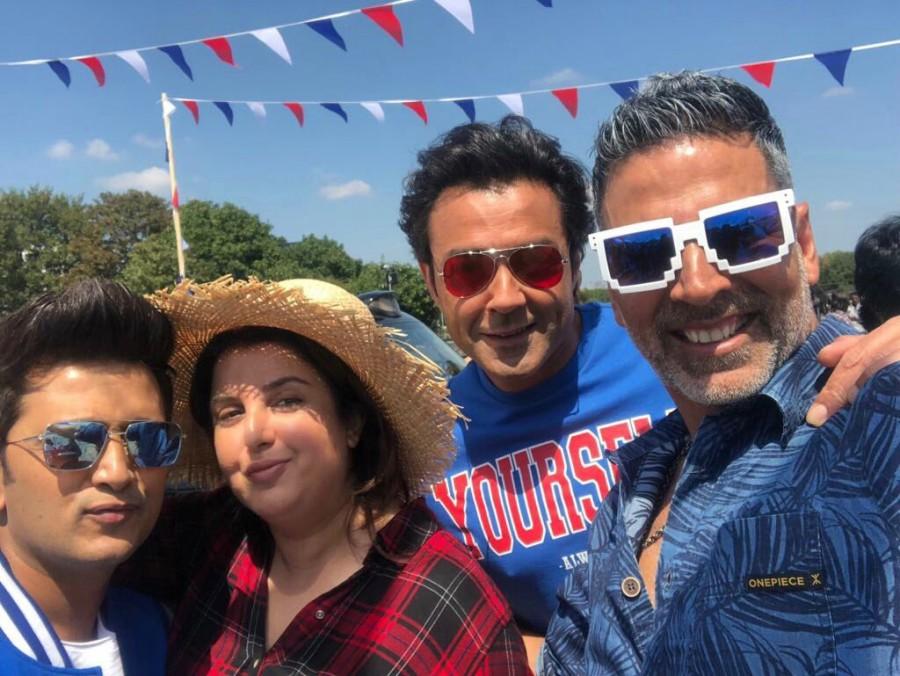 Choreographer-filmmaker Farah Khan says she shot a "super hit" song with actors Akshay Kumar, Bobby Deol and Riteish Deshmukh for "Housefull 4". Farah on Friday tweeted a photograph of herself along with Bobby, Riteish and Akshay, whom she described as "handsome men". "Happy house full of handsome men!! Shooting a may I say super hit song for 'Housefull 4'. Akshay Kumar, Bobby Deol, Riteish Deshmukh, Sajid Khan, Sajid Nadiadwala," she captioned the image. She later tagged the composer of the song Sohail Sen and wrote: "It is a super hit song! Thank you Sohail." Farah Khan,Super Hit,Super Hit song,Super Hit song Housefull 4,Housefull 4,Housefull 4 song,Housefull 4 song shoot,Akshay Kumar,Bobby Deol,Riteish Deshmukh