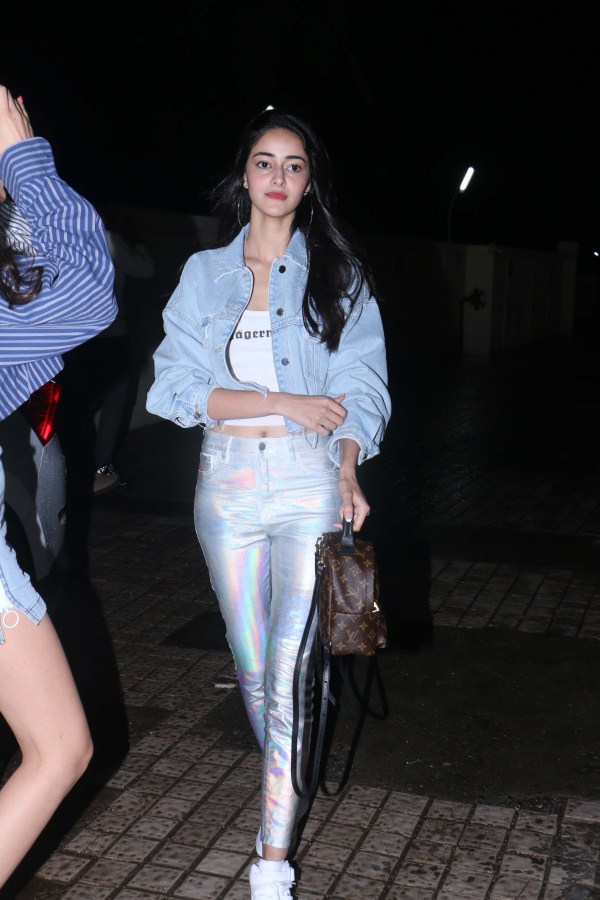 Ananya Pandey arrives for Dhadak special screening in Mumbai. Dhadak special screening,Dhadak special screening pics,Dhadak special screening images,Dhadak special screening stills,Sonam K Ahuja,Varun Dhawan,Ishaan Khattar,Janhvi Kapoor,Dhadak review,Dhadak movie review