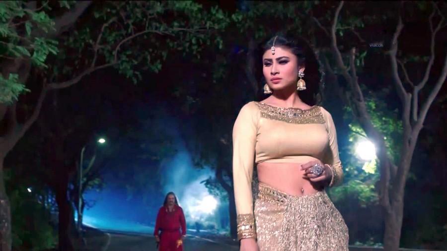 Mouni Roy – Debuting in her first Bollywood film with a stellar cast, Brahmastra will also mark Mouni’s on screen debut where she plays a vamp. Although the TV actress has played the antagonist in several TV shows, including the highly popular show Naagin, her big screen debut is definitely something her fans are looking forward to. Akshay Kumar,Mouni Roy,Mandira Bedi,Pankaj Tripathi,Sonu Sood,Bollywood films