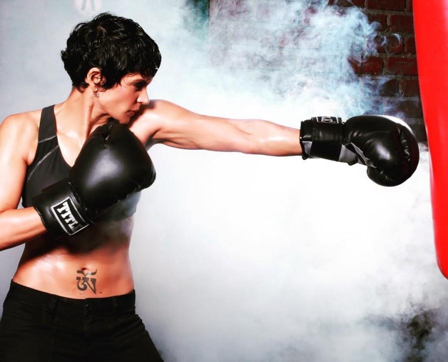 Mandira Bedi – Mandira Bedi will be returning to films after a hiatus with the much awaited Saaho, starring Prabhas. Mandira has fantastic screen presence and having played a grey character in 24, which garnered her several accolades. It will be fun to watch the gorgeous actress turn evil on screen. Akshay Kumar,Mouni Roy,Mandira Bedi,Pankaj Tripathi,Sonu Sood,Bollywood films