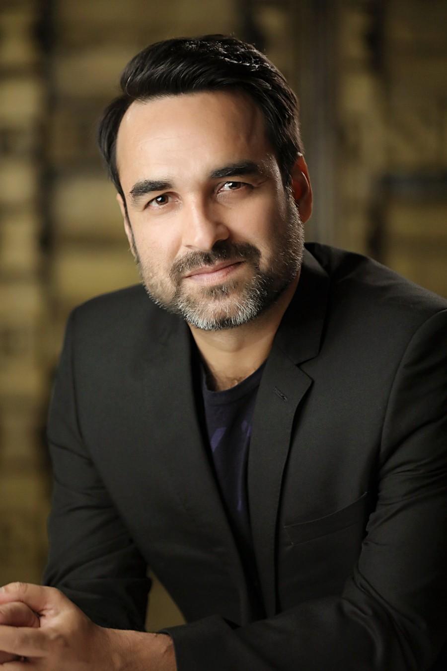 Pankaj Tripathi – One of the best antagonists of his time, Pankaj Tripathi will be returning to the dark side in the upcoming Hrithik Roshan starrer, Super 30, after trying his hand and successfully delivering different roles. Although his look from the film hasn’t been revealed, the National Award winner has commented that he has done prosthetics to give his character a slightly edgy and weird vibe. Akshay Kumar,Mouni Roy,Mandira Bedi,Pankaj Tripathi,Sonu Sood,Bollywood films