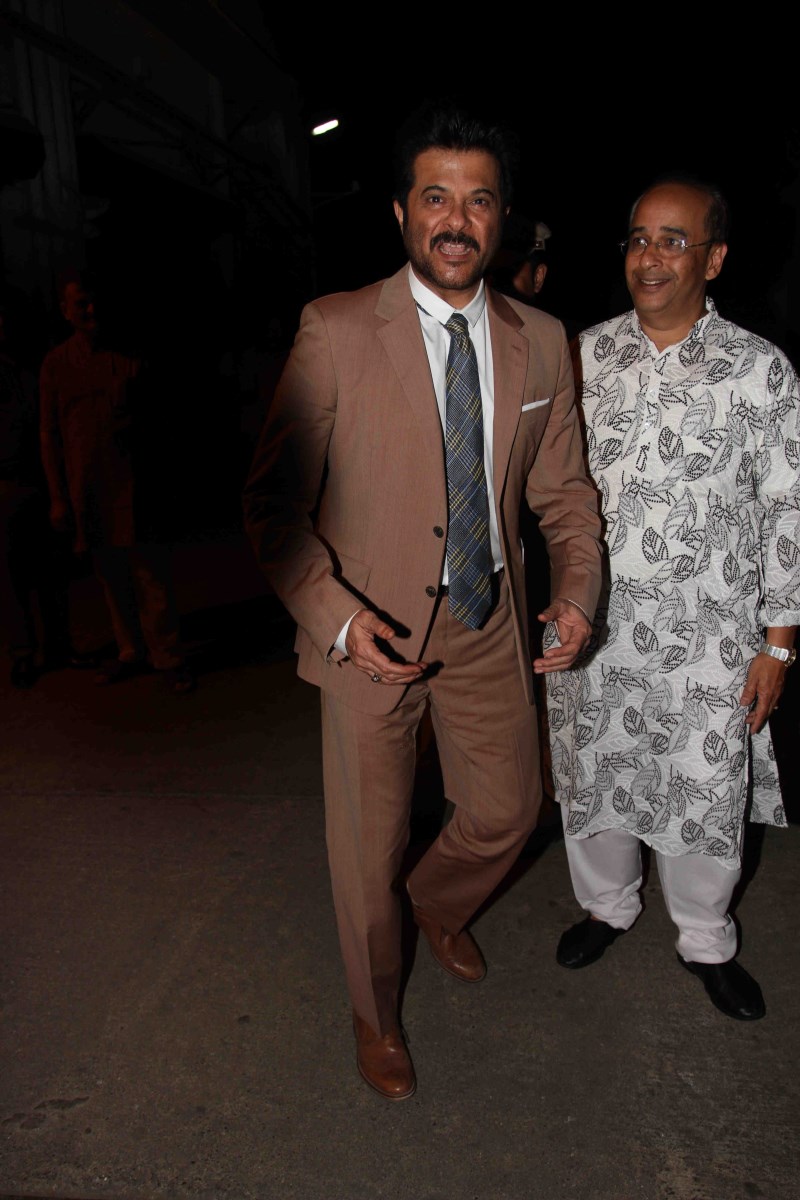 Anil Kapoor Master Dinanath Mangeshkar Awards 2015,Master Dinanath Mangeshkar Awards,Anil Kapoor,Pt Suresh Talvalkar,Dilip Prabhavalkar,actor Anil Kapoor,Anil Kapoor receive Master Dinanath Mangeshkar Awards