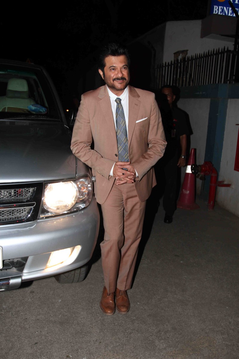 Bollywood Actor Anil Kapoor Master Dinanath Mangeshkar Awards 2015,Master Dinanath Mangeshkar Awards,Anil Kapoor,Pt Suresh Talvalkar,Dilip Prabhavalkar,actor Anil Kapoor,Anil Kapoor receive Master Dinanath Mangeshkar Awards