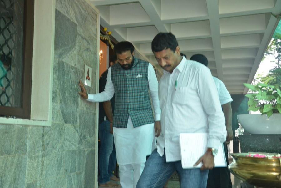 B Sriramulu B Sriramulu,Sriramulu meets Kiccha Sudeep,Kiccha Sudeep,Sriramulu meets Sudeep,Sampark se Samarthan,Sampark se Samarthan pics