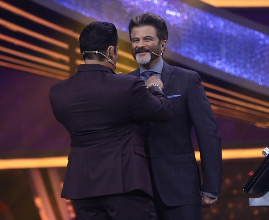 Salman Khan fixes Anil Kapoor's knot Anil Kapoor,Farah Khan Kunder,Shilpa Shetty Kundra,Pihu,Shilpa Shetty,Dus Ka Dum - Dumdaar Weekend,Dus Ka Dum,Dus Ka Dum Weekend,dus ka dum new season