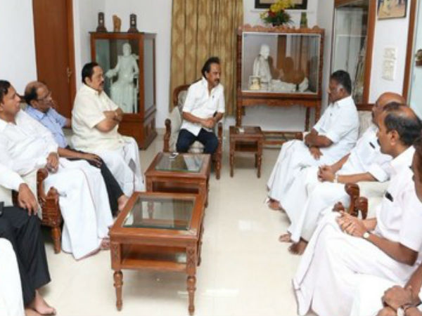 DMK chief Karunanidhi's health: Panneerselvam meets Stalin Karunanidhi,Karunanidhi health,Karunanidhi Hospitalised,DMK chief Karunanidhi,dmk chief karunanidhi admitted to hospital
