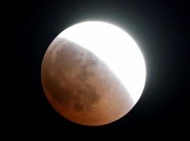 Blood moon 2018,Blood moon,Super Blue Blood Moon 2018,Lunar eclipse,Lunar eclipse pics,Lunar eclipse images,Blood moon pics,Blood moon images,Blood moon stills,Blood moon pictures,Blood moon photos